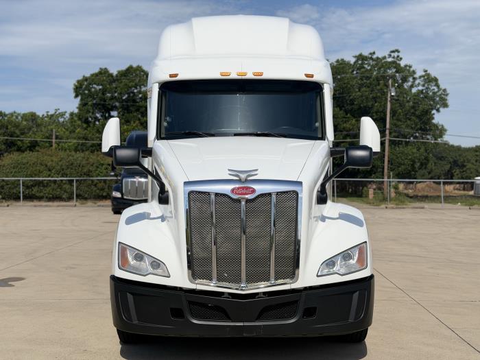 2022 Peterbilt 579-2
