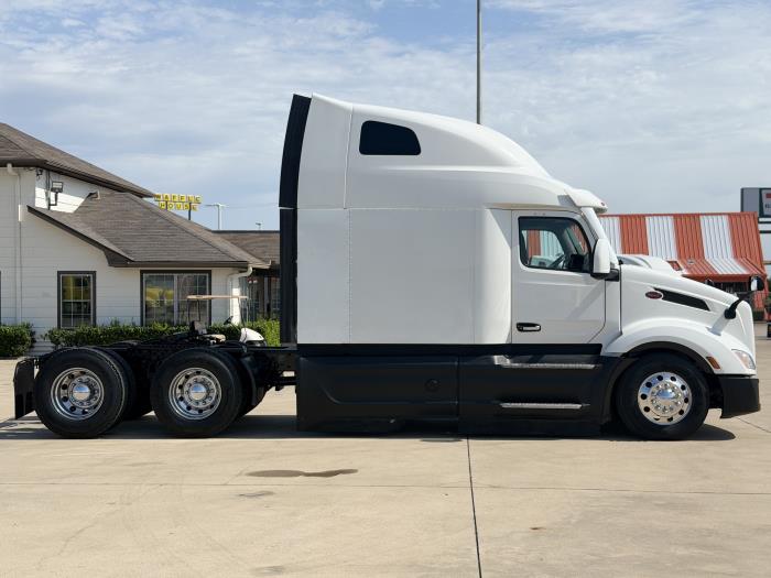 2022 Peterbilt 579-4