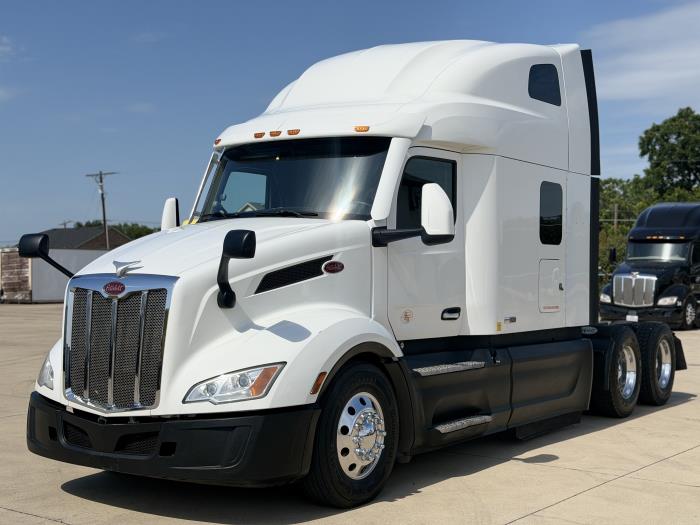 2022 Peterbilt 579-26