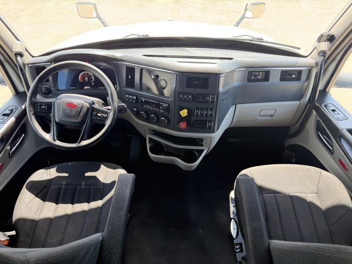2022 Peterbilt 579-43