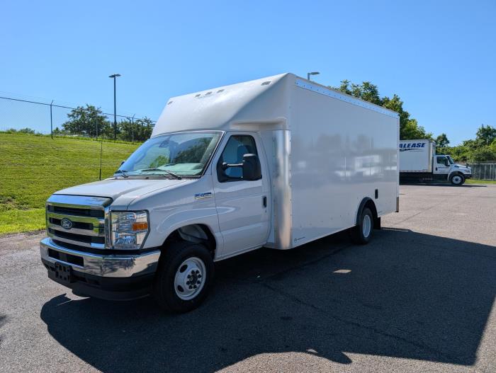 2027 Ford E-450-21