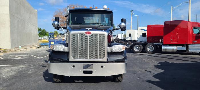 2023 Peterbilt 567-1