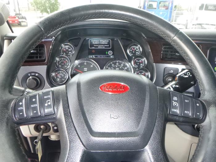 2020 Peterbilt 579-18