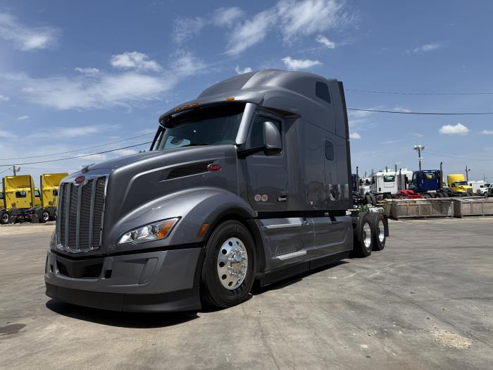 2027 Peterbilt 579-2