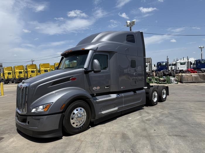 2027 Peterbilt 579-3