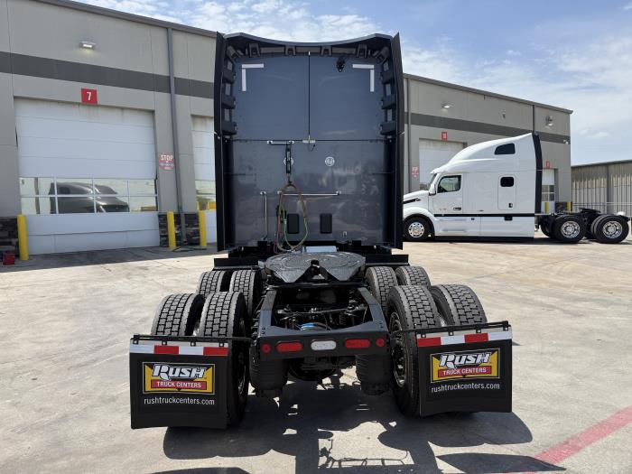 2027 Peterbilt 579-7