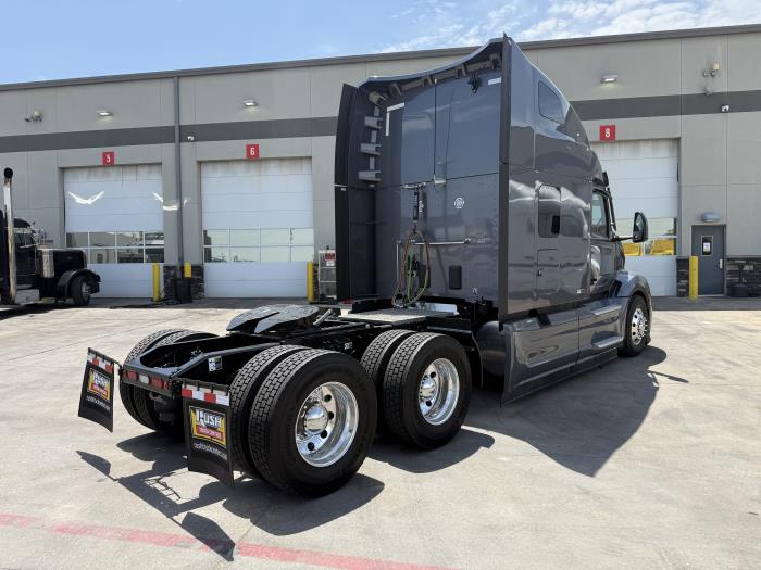 2027 Peterbilt 579-8