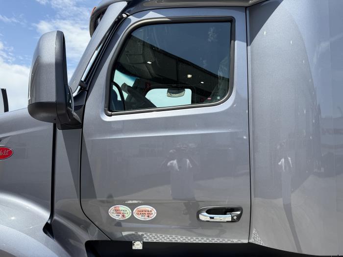 2027 Peterbilt 579-25