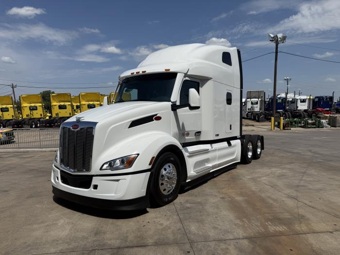2027 Peterbilt 579-1