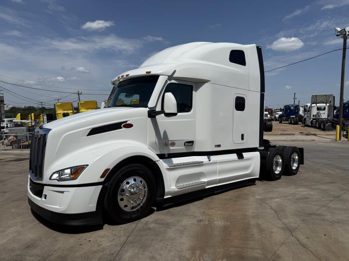 2027 Peterbilt 579-3