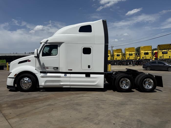 2027 Peterbilt 579-4