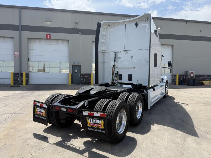 2027 Peterbilt 579-8
