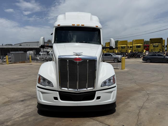 2027 Peterbilt 579-12
