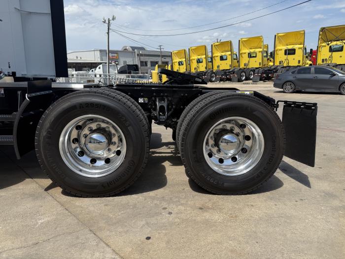 2027 Peterbilt 579-18