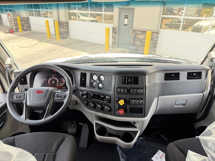 2027 Peterbilt 579-58