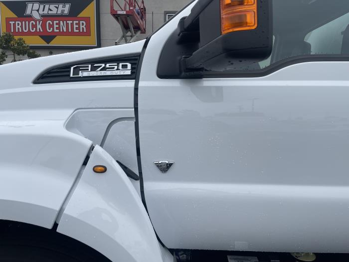 2027 Ford F-750-9
