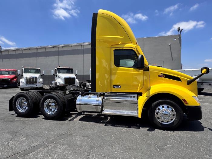 2023 Peterbilt 579-4