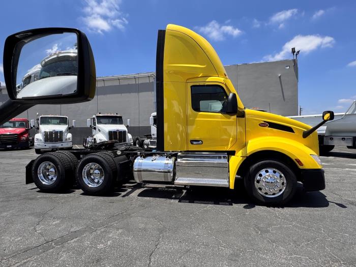 2023 Peterbilt 579-3