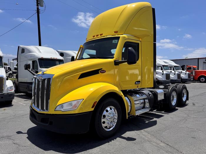 2023 Peterbilt 579-0