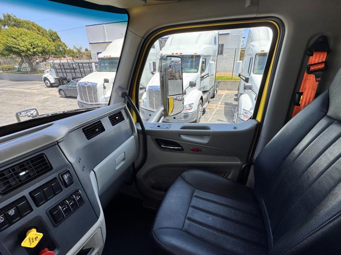 2021 Peterbilt 579-17