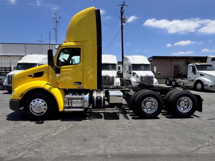 2021 Peterbilt 579-7