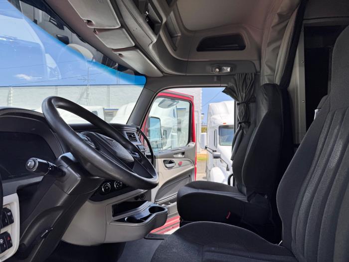 2023 Peterbilt 579-15