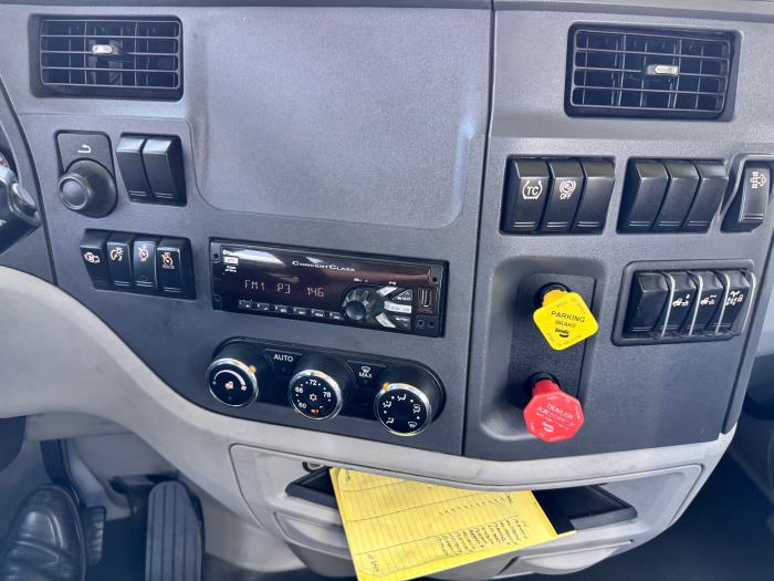 2021 Peterbilt 579-17
