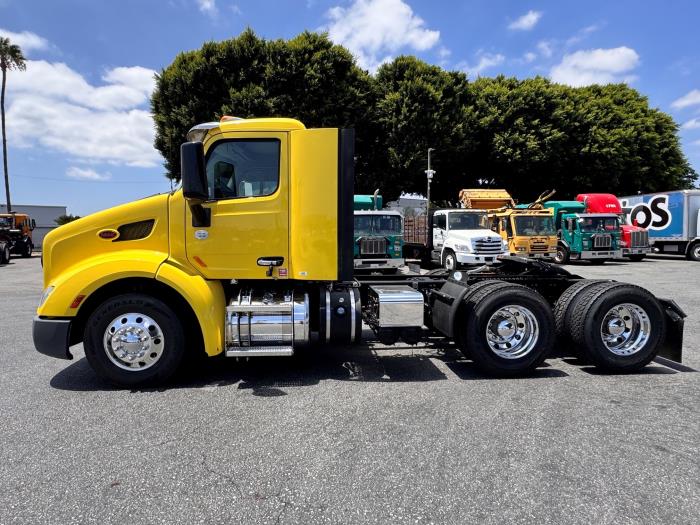 2021 Peterbilt 579-8