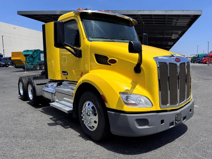 2021 Peterbilt 579-3