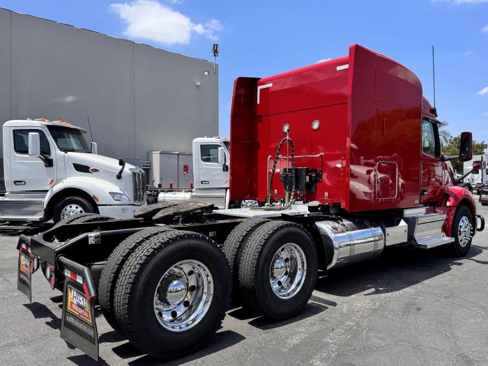 2023 Peterbilt 579-5