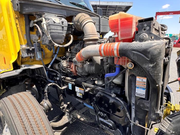 2021 Peterbilt 579-10