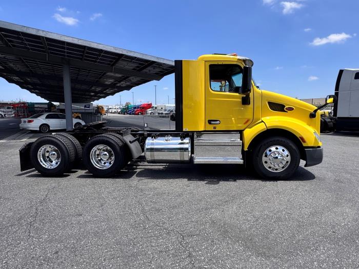 2021 Peterbilt 579-4