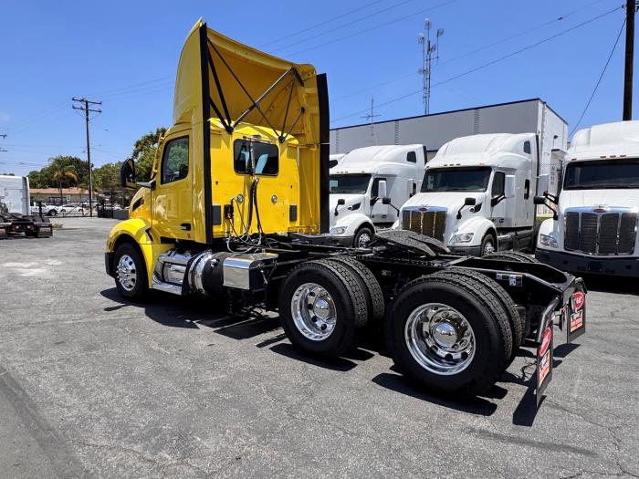 2023 Peterbilt 579-6