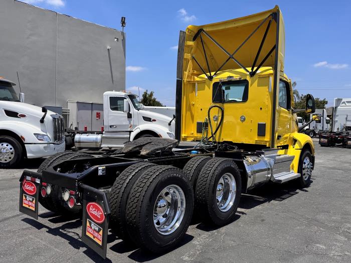 2023 Peterbilt 579-4