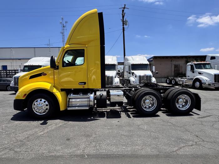 2023 Peterbilt 579-7