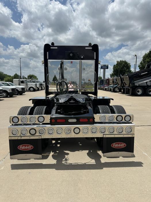 2021 Peterbilt 389-3