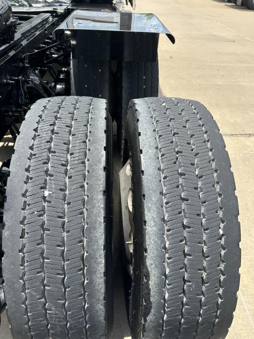 2021 Peterbilt 389-18