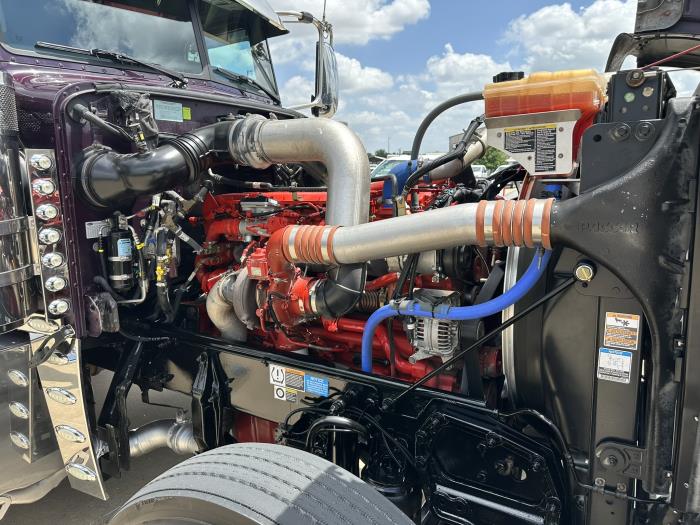 2021 Peterbilt 389-17