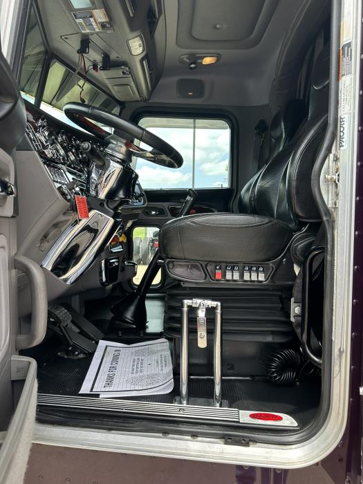 2021 Peterbilt 389-9
