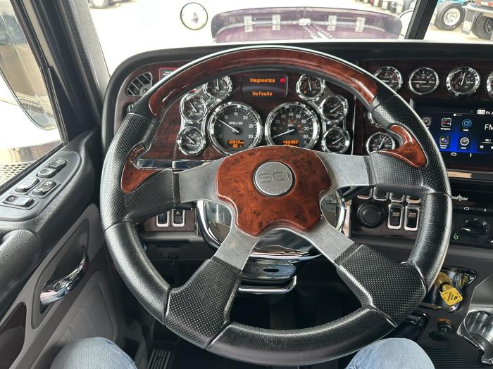 2021 Peterbilt 389-7