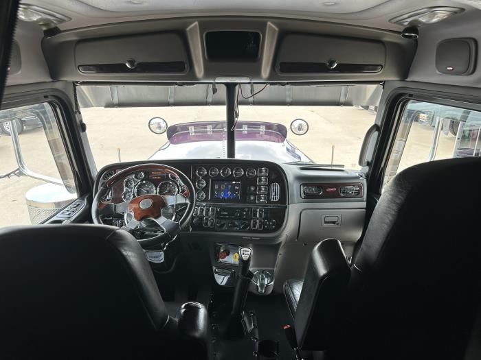 2021 Peterbilt 389-10