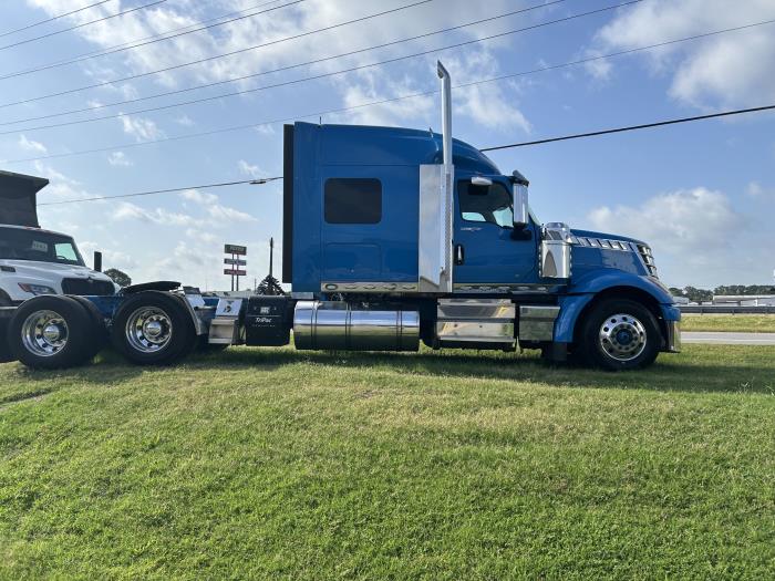 2022 International LoneStar-2
