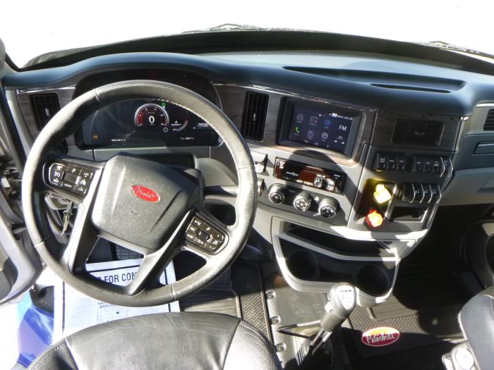 2022 Peterbilt 579-12