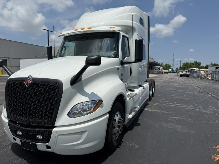 2027 International LT625-2