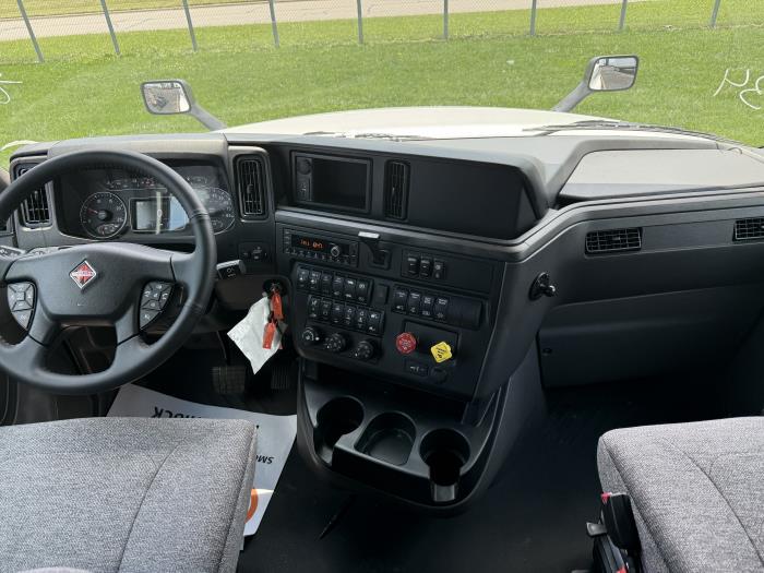 2027 International LT625-17