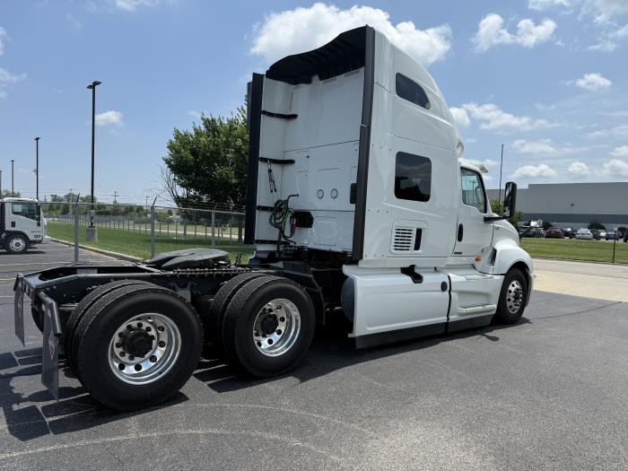 2027 International LT625-4