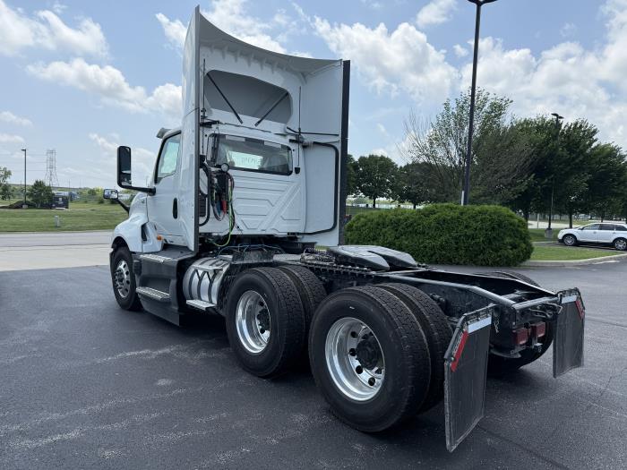 2027 International LT625-16