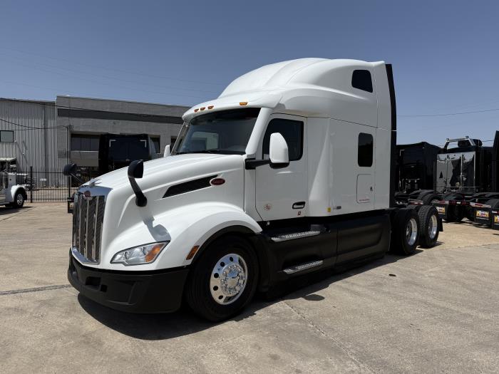 2022 Peterbilt 579-0