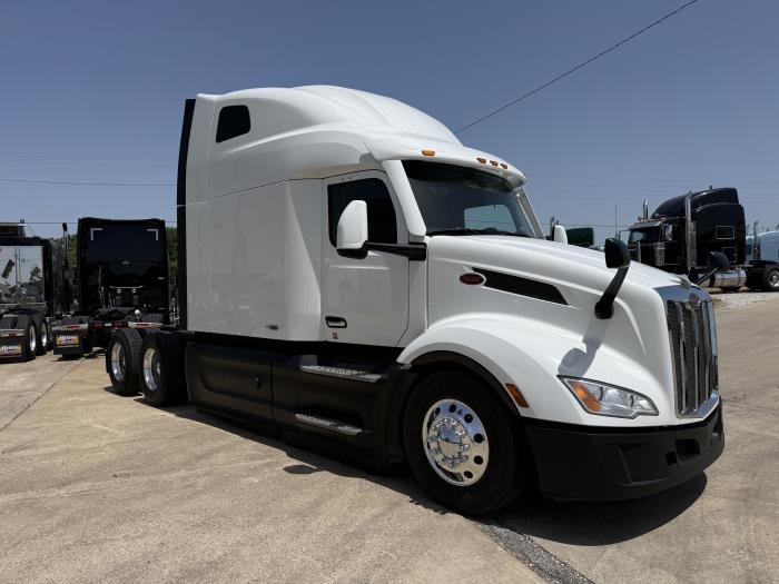 2022 Peterbilt 579-1