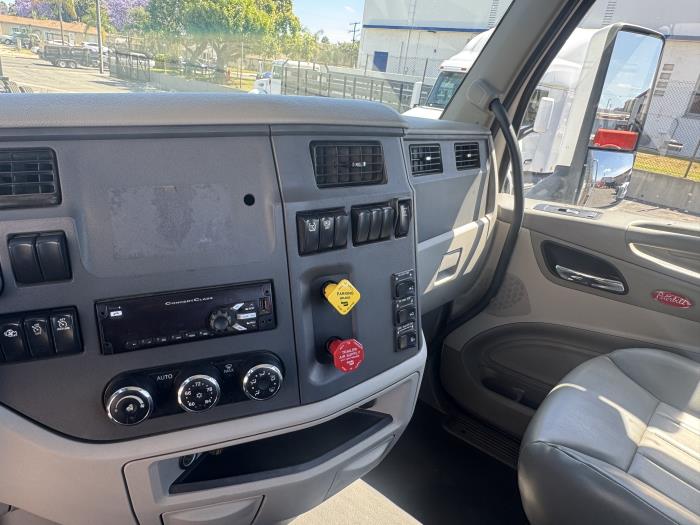 2019 Peterbilt 579-16
